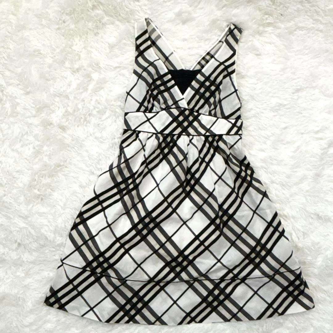 Abito Burberry Blue Label al ginocchio a quadri bianco 38 M (US:S) 040473d