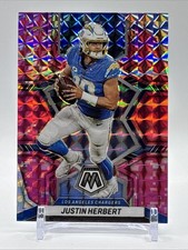 2022 Panini Mosaic #101 Justin Herbert Pink Camo Prizm Los Angeles Chargers (B)