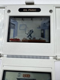 Nintendo Game & Watch OIL PANIC Multi Screen Handheld System OP-51 1982 Tested