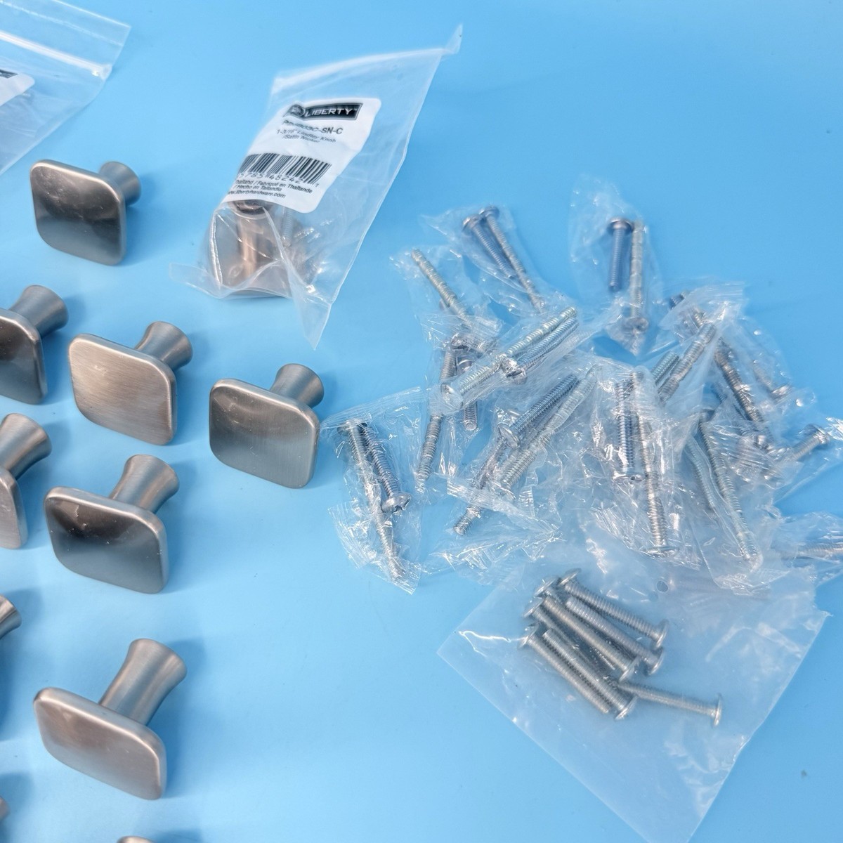 liberty　0628 Liberty Lindley 1-3/16 in. Satin Nickel Square Cabinet Knobs