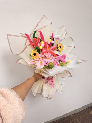 DIY Pipe Cleaner Flower Bouquet Crafted Artificial Lily Tulip Rose Decor Gift
