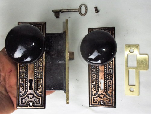 Antique Set EASTLAKE Backplates Black Porcelain Door Knobs Mortise Lock w/ Key - Picture 3 of 9