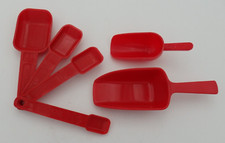 Red Plastic Scoops and Wesson Nesting Measuring Spoons Farmhouse Vintage Lot