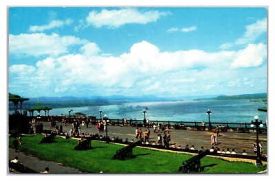 Vintage 1950s- Dufferin Terrace, Quebec, Canada Postcard (UnPosted)