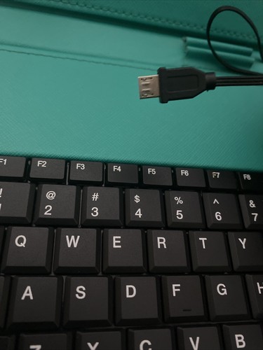 Tablet Holder Keyboard Case With Micro Usb. - 第 2/5 張圖片