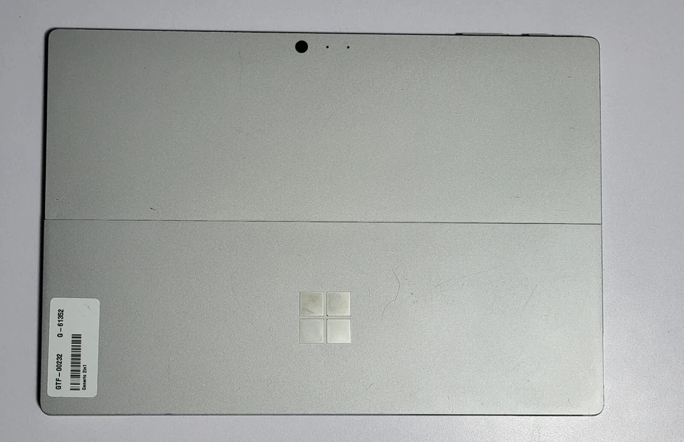 Microsoft Surface Pro 4  8GB RAM 256GB  - Image 3 of 4