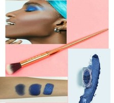 Naked Cosmetics Heavy Metal HE-06 Farah Tapered Blending Gold Brush 35E 412192