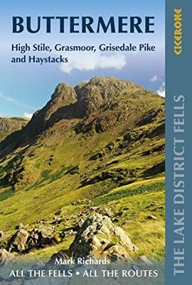 WALKING THE LAKE DISTRICT FELLS - BUTTER By Mark Richards (Paperback)