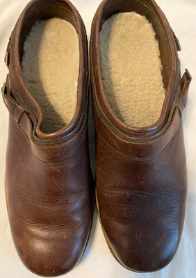 UGG Brown Women Clog size 8.5 Slip-On Style low heel grip shearling leather 5506