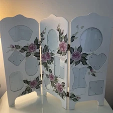 White Floral Photo Screen 19”x 24”