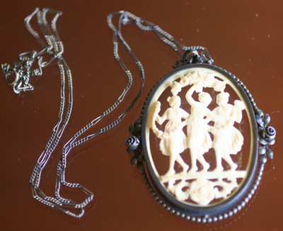 ANTIQUE :*DANISH 830 SILVER ART NOUVEAU CARVED LADY PENDANT NECKLACE:*