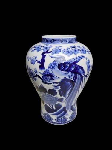 Vintage Imari Ware Blue & White Porcelain Vase~Oriental Decor - Picture 1 of 7