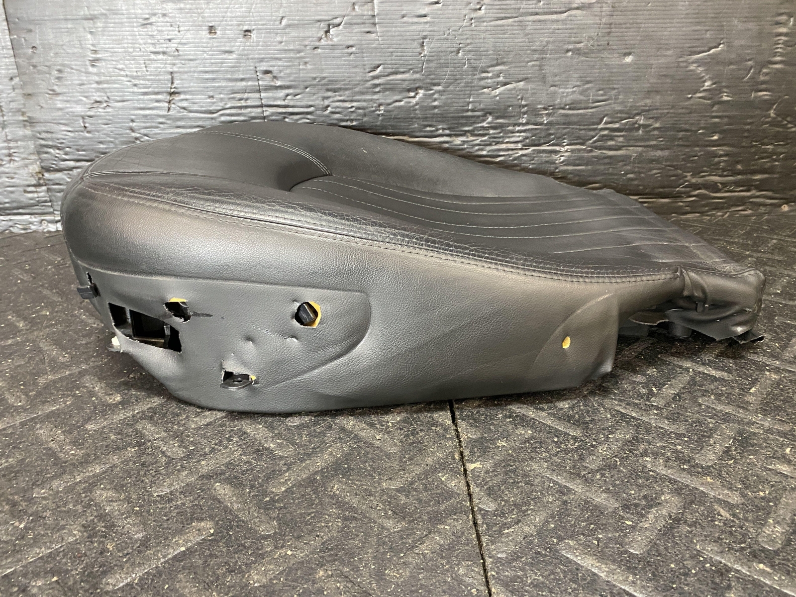 2004 MASERATI COUPE GT FRONT DRIVER LEFT LH BOTTOM SEAT CUSHION BLACK LEATHER