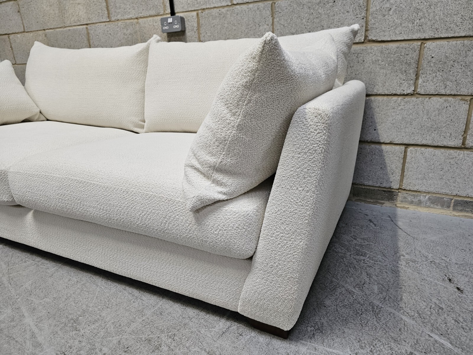 Sofology Tallulah Designer Large 3 Seater Sofa In White Cosy Boucle RRP