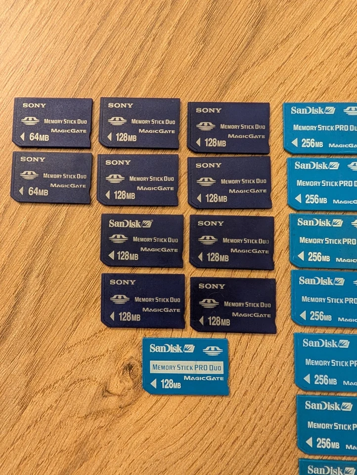 Lot of 33 Sony & SanDisk 1GB 512MB 256MB 128MB 64MB Memory Stick Card  - Image 3 of 4