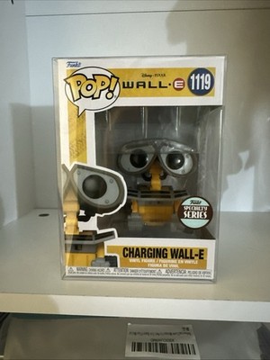 Funko Pop! Vinyl: Pixar Charging Wall-E #1120 with Protector