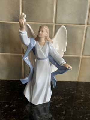 Hallmark Angel Celeste Friendship Harmony Holding Snowflake Porcelain Figurine