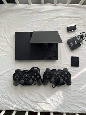 Sony PlayStation 2 Slim (PS2) Konsole mit 2 Controllern + Spiel + HDMI-Adapter 