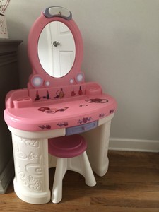 step2 fantasy vanity girls pretend vanity play set