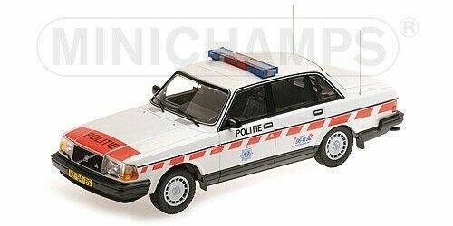 Skala 1/18 Volvo 1800 ES (US version) 1972 Red with lower side stripes