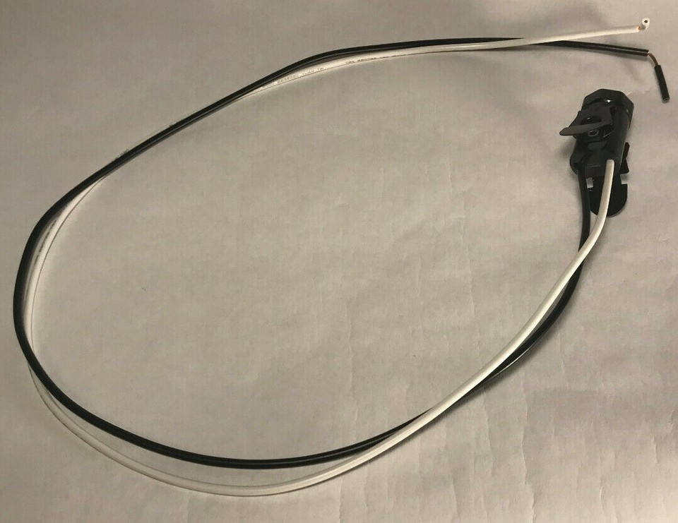New Candelabra Base Keyless Lamp Socket w/ Spring Clips, 24