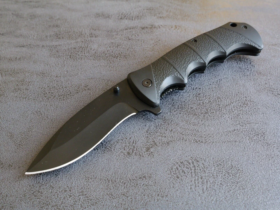 Navaja de Bolsillo Negra con Empuñadura de Goma Asistente de Tamaño Completo Hoja Bolo Curvada Sigilosamente Afilada Foto 2 de 4