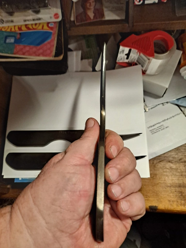 JUEGO DE CUCHILLOS DE LANZAMIENTO PERSONALIZADOS DE ALTA RESISTENCIA RHINO SIN SPIN POR BO MCNEES Foto 2 de 4