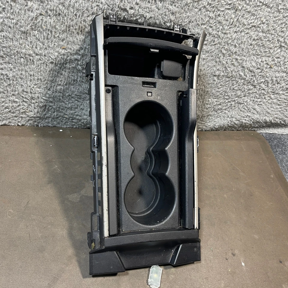 Lincoln MKZ 2013-2016 2,0 L consola central delantera portavasos OEM Foto 3 de 4