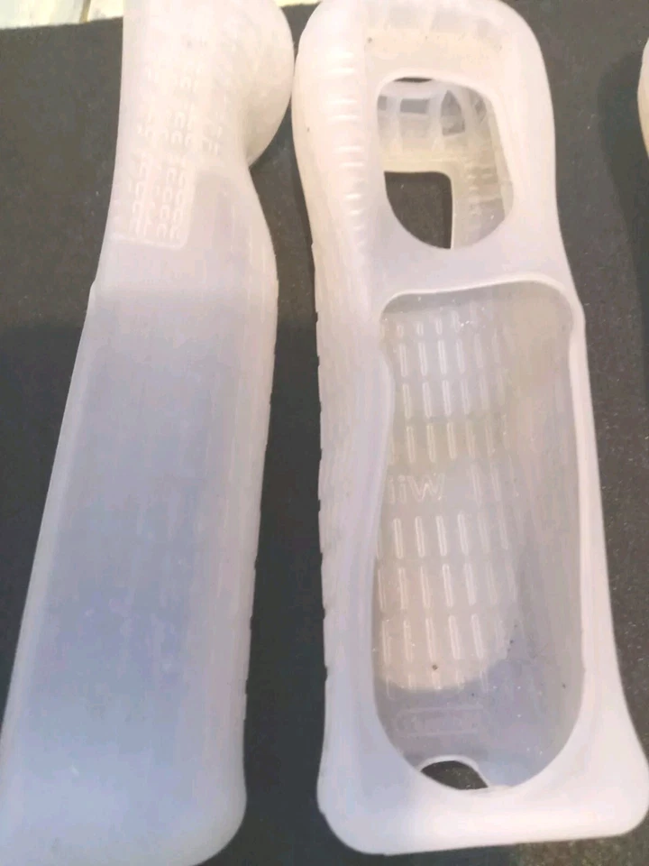 Lot Of 3 Silicone Skin Case Covers For Nintendo Wii Remote Controllers - Image 4 of 4