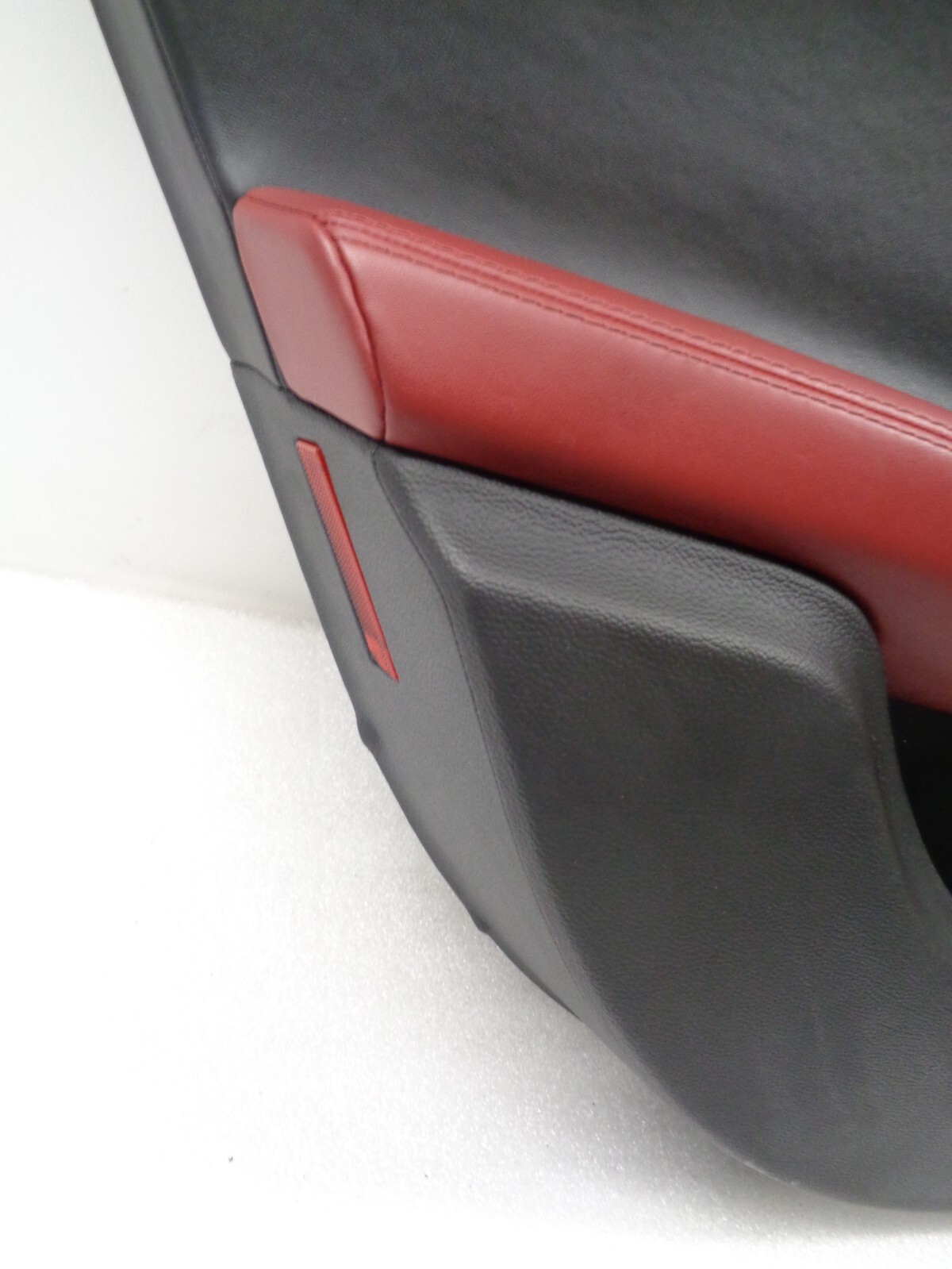 2014-2017 Maserati Ghibli Rear Left Interior Door Panel Red Black OEM AK230994