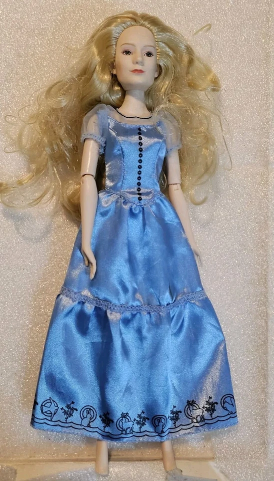Disney Alice In Wonderland Doll Movie Doll 2010 Film Collec Tim Burton EUC C407G - Image 1 of 4