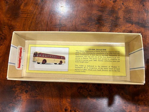 CORGI CLASSICS BUS GM 4506 DSR NIB 1/50 SCALE MODEL 98603 - Picture 6 of 8