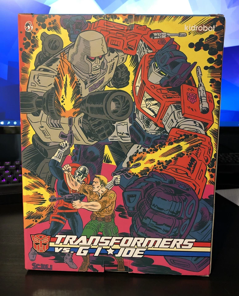 Figura Mediana Megatron Transformers vs GI Joe x Kidrobot - Totalmente Nueva Foto 4 de 4