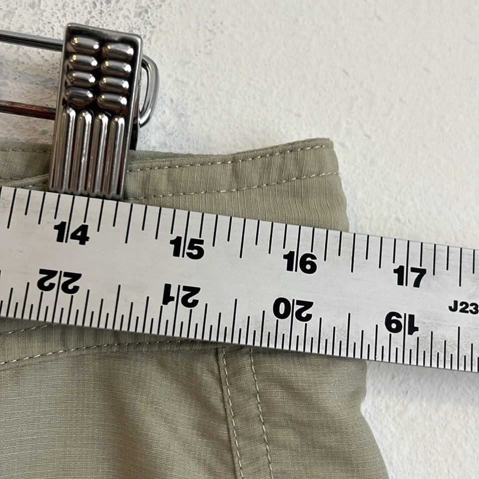 Pantalones Cortos The North Face Verde Caqui Talla 10 Foto 2 de 4