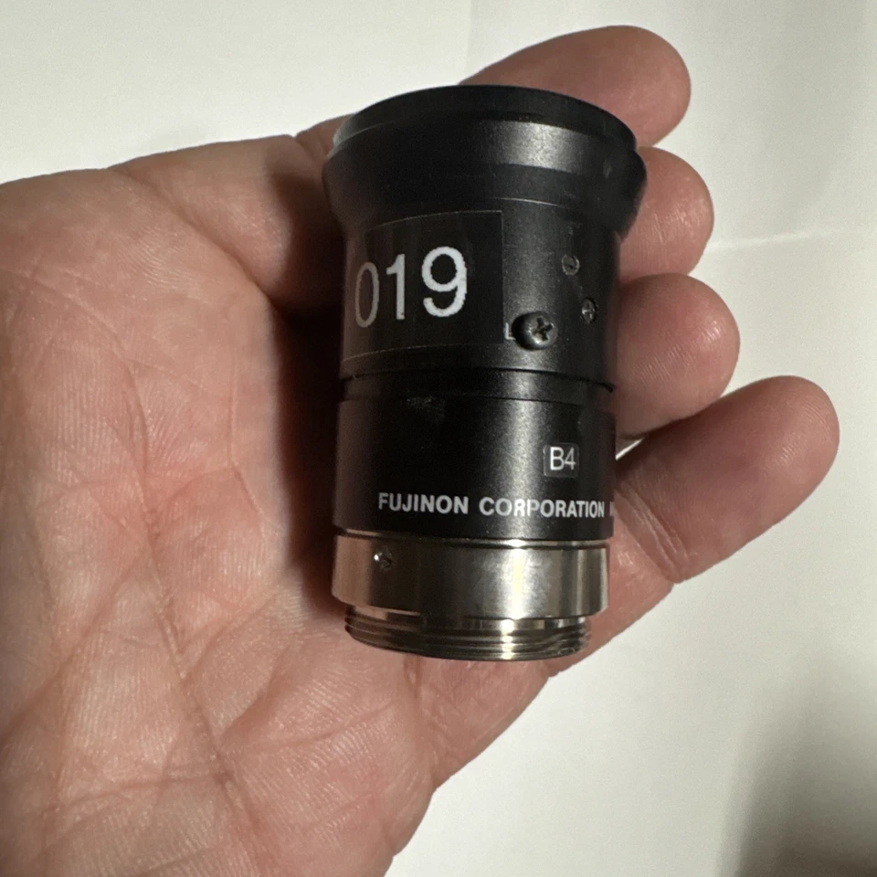 Genuine Fujinon TF2.8 DA-8 2.8mm C-Mount Wide Angle 3CCD Camera Lens B4 - Image 4 of 4