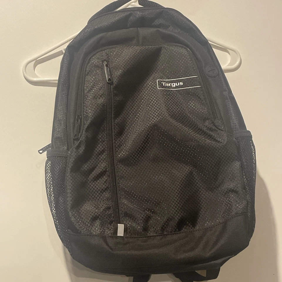 "Mochila acolchada de viaje Targus negra para computadora portátil de 15-17"""  Foto 2 de 4