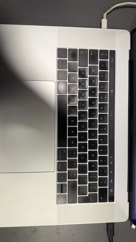 Apple Macbook Pro 15 Inch, 2016, Quad Core i7 2.9GHz 16GB 1TB SSD with touch bar - Image 2 of 4