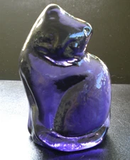 Blenko Glass Cat Figurine - Heliotrope