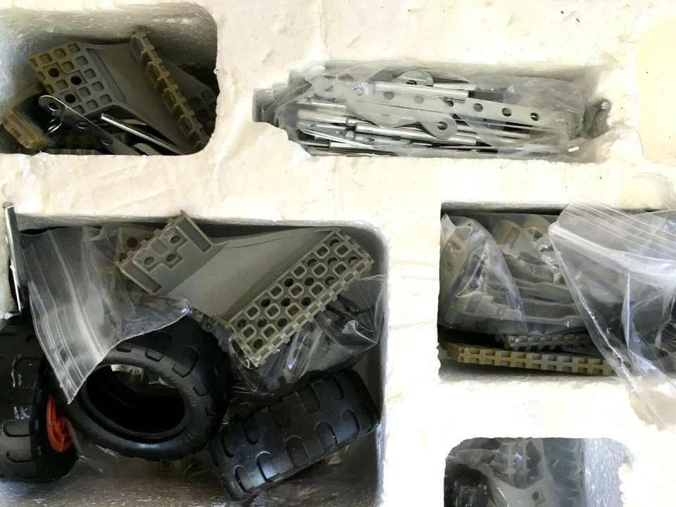 Meccano Vintage Juego Herramientas Ruedas Varillas Tuercas Pernos De Colección Usado en Excelente Condición Difícil de Encontrar Foto 2 de 4