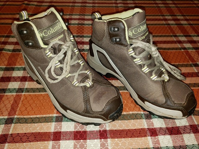 columbia techlite waterproof boots