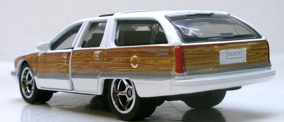 LOOSE 2023 MATCHBOX MOVING PARTS 1992 BUICK ROADMASTER WHEEL SWAP REAL RIDERS - Image 3 of 4