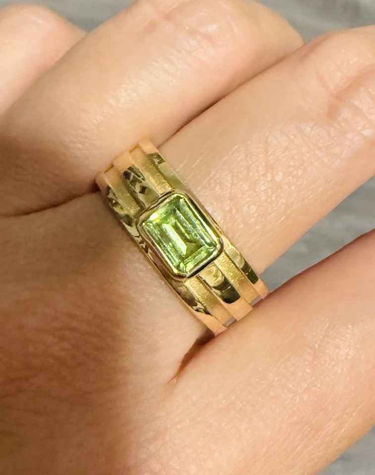 Anillo ancho banda peridoto piedras preciosas verdes brillantes de 8 mm de oro 18k Tiffany & Co. 12,3 g Foto 2 de 4
