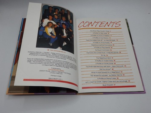 NEIGHBOURS TV Soap ANNUALS 1989 1990 1991, Special & Fact / Interviews Book - Picture 20 of 24