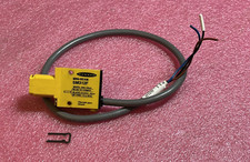 Banner SM312F Mini-Beam Photoelectric Sensor