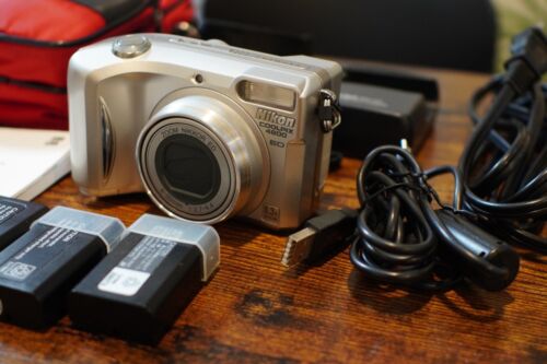 Nikon Coolpix 4800 ED 4MP Digital Digicam Camera Bundle 3 Battery & Cable + Case - Picture 3 of 20