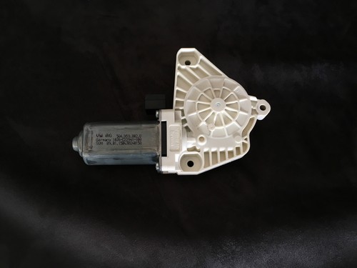Original VW Passat B8 Fensterhebermotor vorne rechts 5Q4959802B