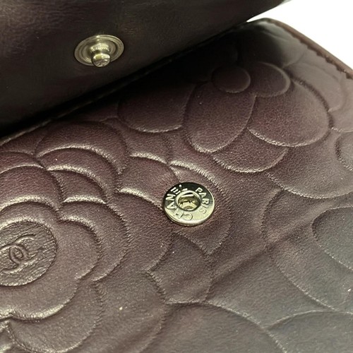 Auth CHANEL Camellia - Bordeaux Lambskin Double-hook Wallet - Picture 10 of 14