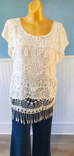 Absolutely Famous Women's White Crochet Floral Fringe Tunic Top Scoop Neck S