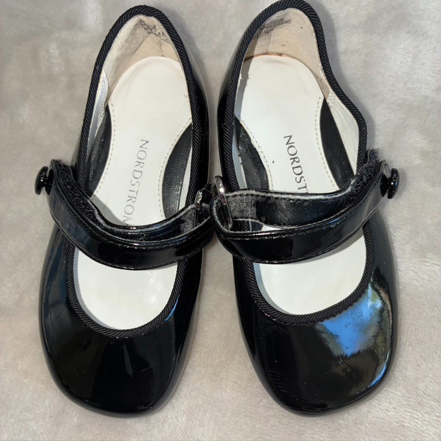 Lot of 5 Little Girls Shoes Size 5 and 5.5 NIke Puma Converse Nordstrom thumbnail 5