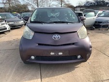 Commodo Toyota IQ